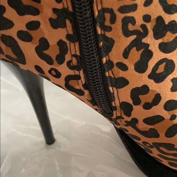 Brand New Animal Print Boots - Picture 5 of 8